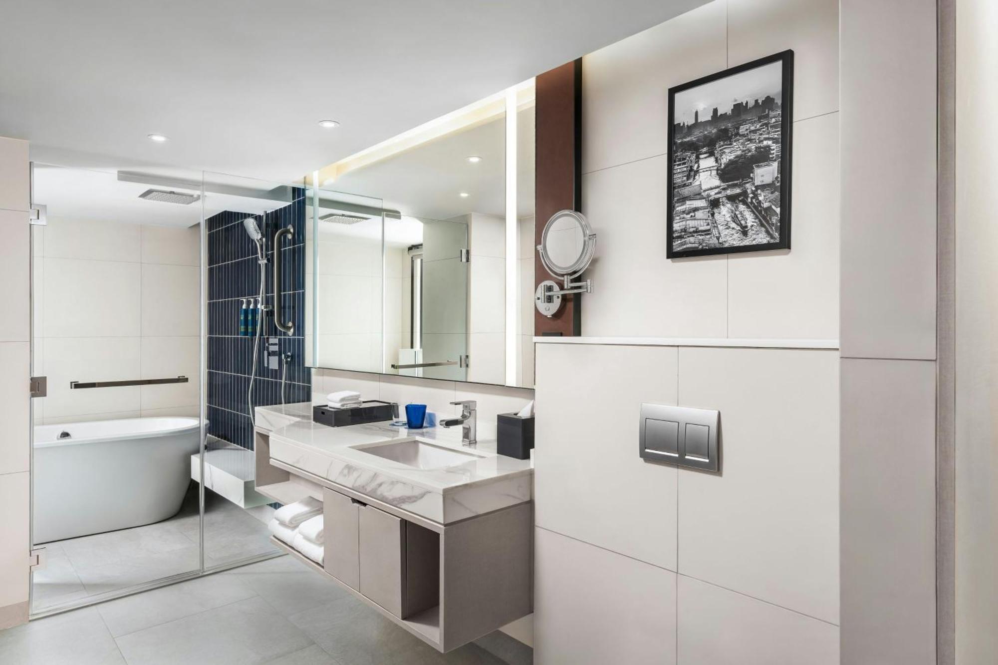 Four Points By Sheraton Bangkok, Sukhumvit 22 Экстерьер фото
